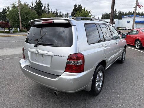Used 2007 Toyota Highlander 4WD V6 w/ 3rd Row image 7