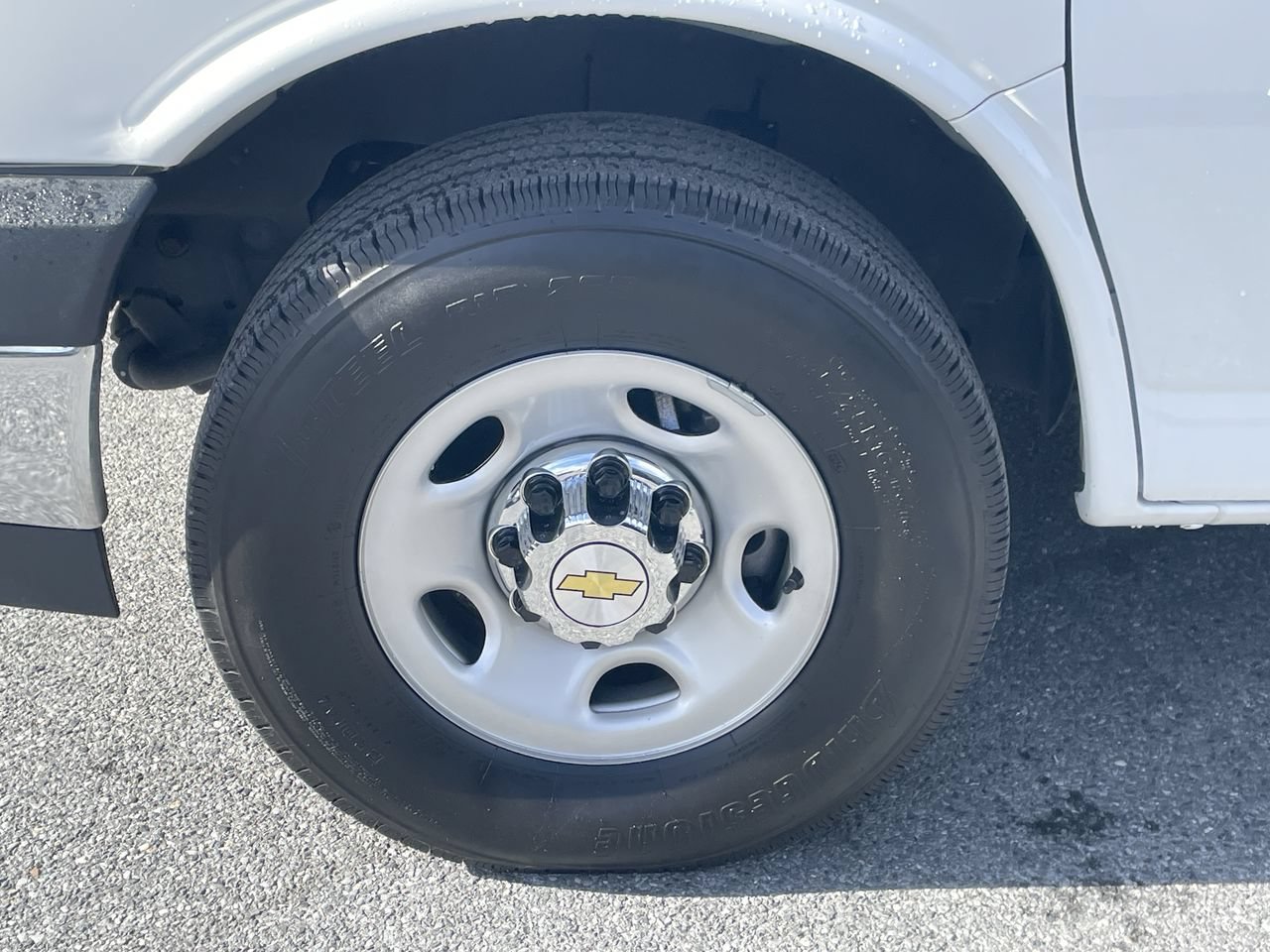 Used 2025 Chevrolet Express 3500 LT w/ LT Preferred Equipment Group RWD image 26