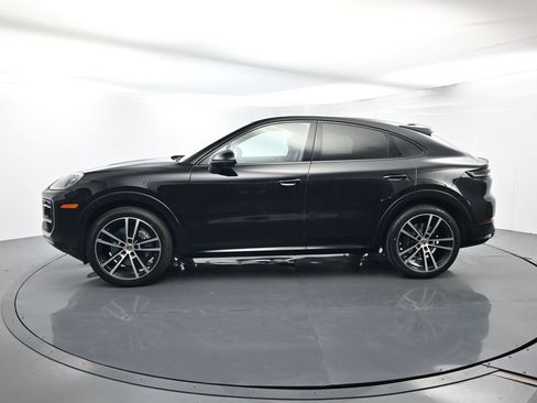 Certified 2024 Porsche Cayenne Coupe image 2