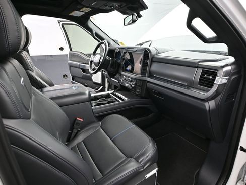 Used 2025 Ford F250 Platinum AWD/4WD image 52