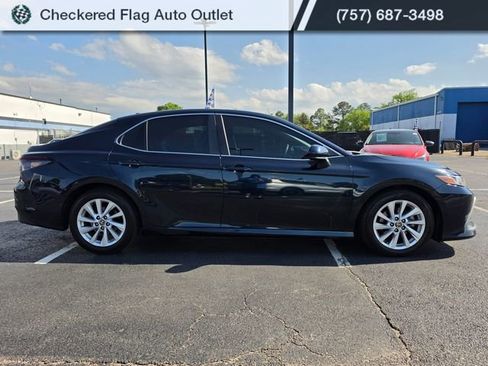 Used 2021 Toyota Camry LE FWD image 11