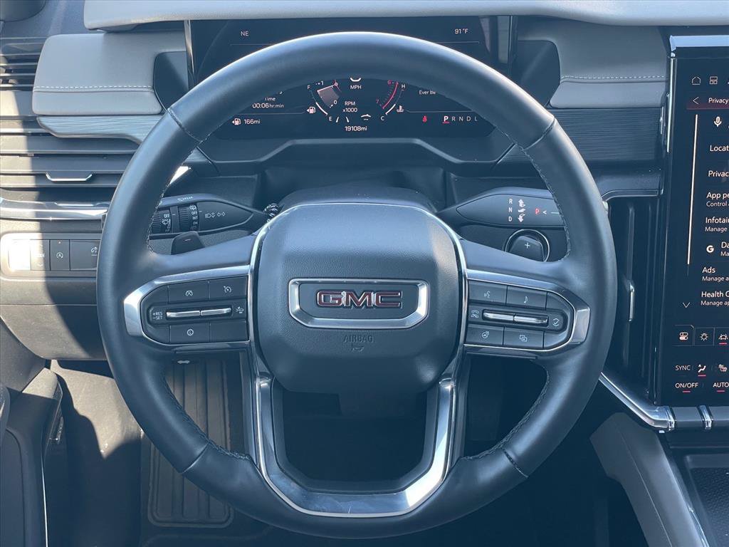 Used 2026 GMC Acadia Elevation w/ Elevation Premium Package FWD image 12