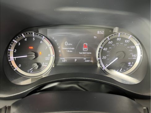 Used 2023 Toyota Highlander XLE FWD image 20