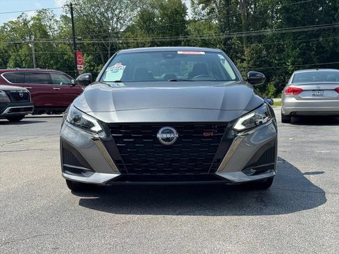 Certified 2025 Nissan Altima 2.5 SR FWD image 8