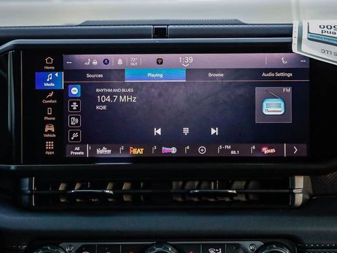 New 2025 Jeep Wrangler Unlimited Rubicon image 15