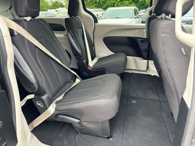 Used 2023 Chrysler Voyager LX FWD image 22