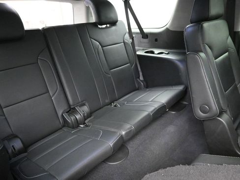 Used 2020 Chevrolet Suburban Premier image 10