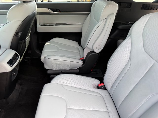 Used 2025 Hyundai Palisade SEL FWD image 25