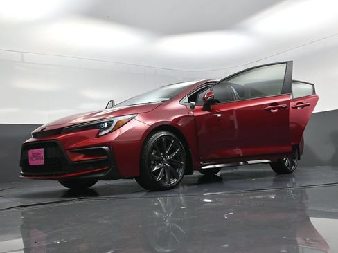 Used 2025 Toyota Corolla SE FWD image 27
