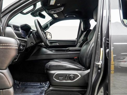 Used 2024 Jeep Wagoneer L Series II w/ Flexible Seating Group image 35