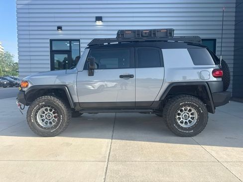 Used 2014 Toyota FJ Cruiser 4WD w/ Upgrade Package image 6