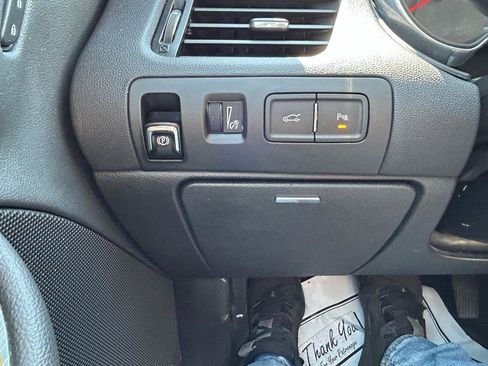 Used 2019 Chevrolet Impala Premier FWD image 30