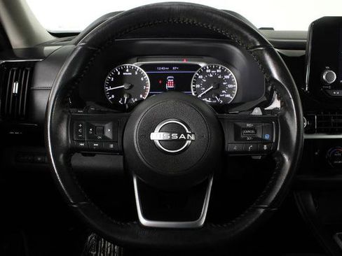 Certified 2024 Nissan Pathfinder SV FWD image 10