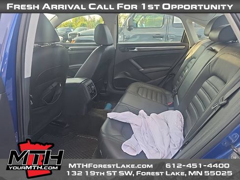 Used 2017 Volkswagen Passat 1.8T SEL Premium FWD image 6