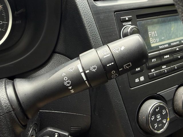Used 2015 Subaru Forester 2.5i AWD/4WD image 22
