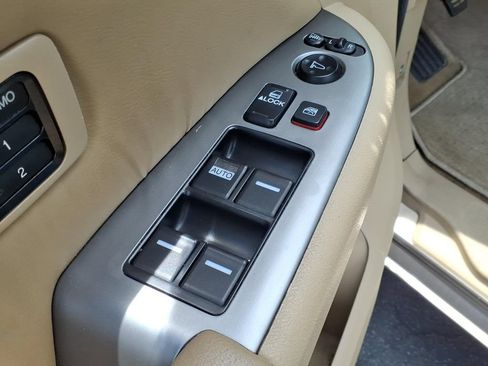 Used 2010 Honda Odyssey Touring image 11