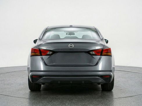 Used 2025 Nissan Altima 2.5 SV image 7