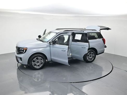 Used 2025 Ford Expedition Active image 47