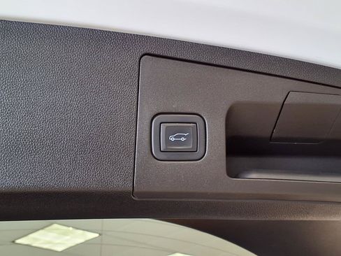 Certified 2023 Cadillac XT4 Premium Luxury FWD image 18