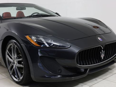 Used 2017 Maserati GranTurismo Sport RWD image 38