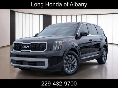 Used 2023 Kia Telluride LX AWD/4WD image 1