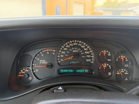 Used 2005 GMC Sierra 2500 SLT w/ Heavy-Duty Power Package image 24