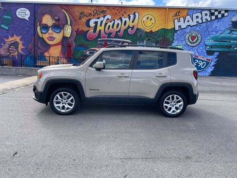 Used 2015 Jeep Renegade Latitude AWD/4WD image 2