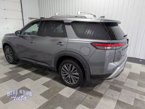 Used 2023 Nissan Pathfinder SL w/ SL Premium Package AWD/4WD image 2