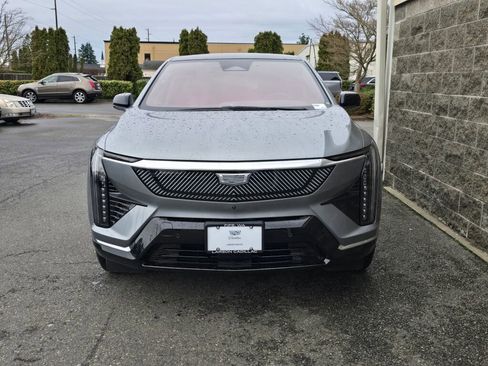 New 2026 Cadillac Optiq Luxury 2 image 11