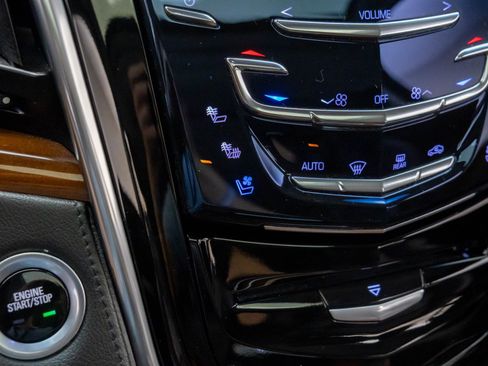 Used 2019 Cadillac Escalade Luxury image 30