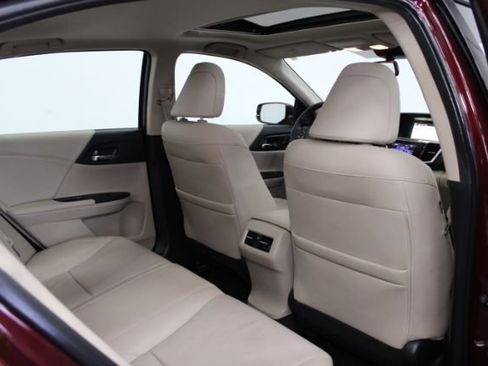 Used 2015 Honda Accord Touring image 26