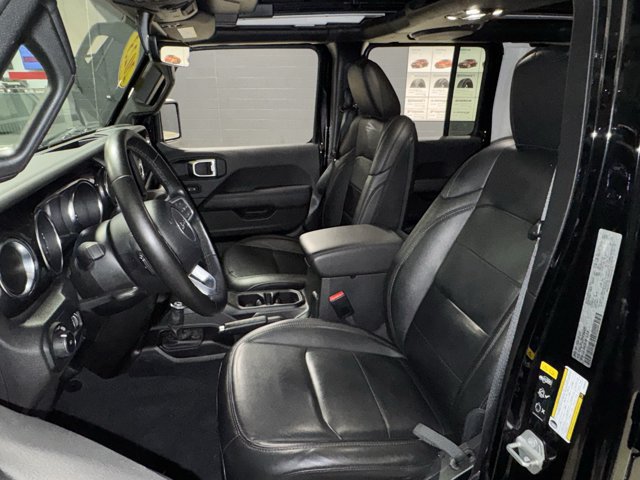 Used 2023 Jeep Wrangler Unlimited Sahara AWD/4WD image 30