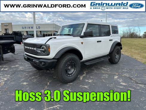 New 2025 Ford Bronco Badlands w/ Sasquatch Package AWD/4WD image 1