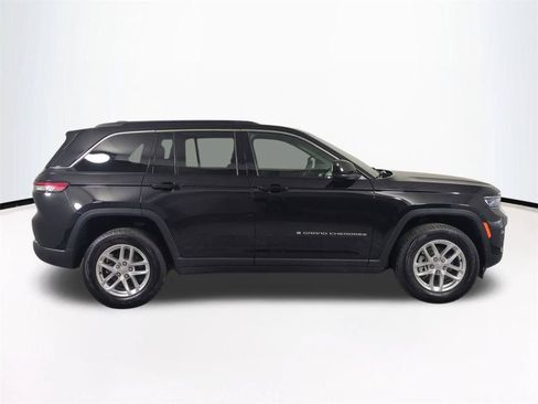 Used 2025 Jeep Grand Cherokee Laredo X w/ Luxury Tech Group I AWD/4WD image 4