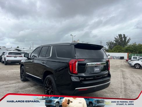 Used 2024 GMC Yukon SLT w/ SLT Luxury Package image 5