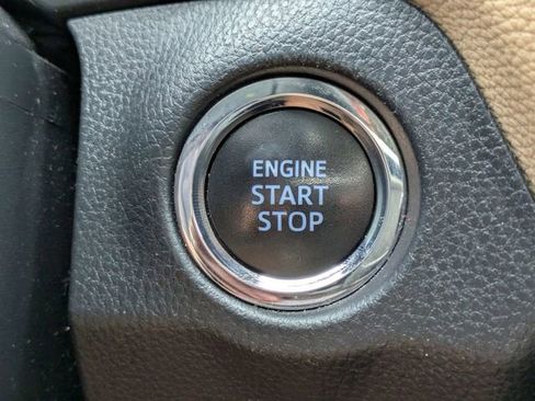 Used 2019 Toyota RAV4 XLE FWD image 33