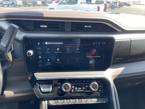 Used 2024 GMC Sierra 3500 Denali w/ Technology Package AWD/4WD image 12
