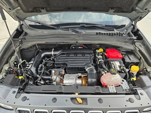 Used 2022 Jeep Renegade Limited image 22