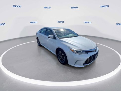 Used 2016 Toyota Avalon XLE FWD image 2