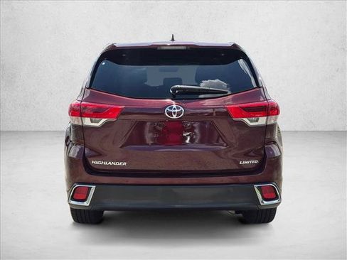 Used 2019 Toyota Highlander Limited FWD image 6