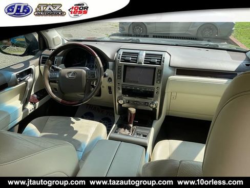 Used 2017 Lexus GX 460 Premium w/ Premium Package AWD/4WD image 16