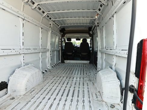 Used 2023 RAM ProMaster 2500 FWD image 9