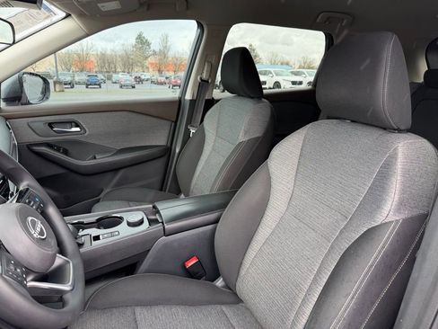 Used 2022 Nissan Rogue SV image 17