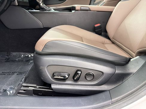 Certified 2025 Lexus ES 350 w/ Premium Package FWD image 14