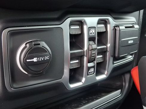 New 2026 Jeep Wrangler Unlimited Sahara AWD/4WD image 17