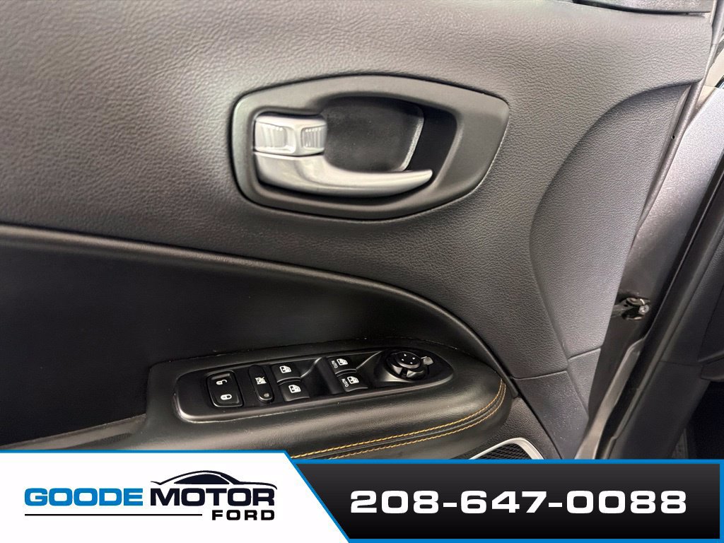 Used 2020 Jeep Compass Limited AWD/4WD image 9