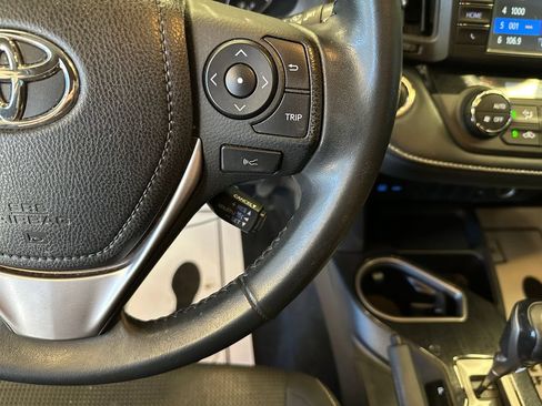 Used 2018 Toyota RAV4 Adventure AWD/4WD image 12