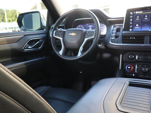 Used 2023 Chevrolet Suburban Premier RWD image 15