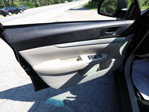 Used 2013 Subaru Outback 2.5i image 16