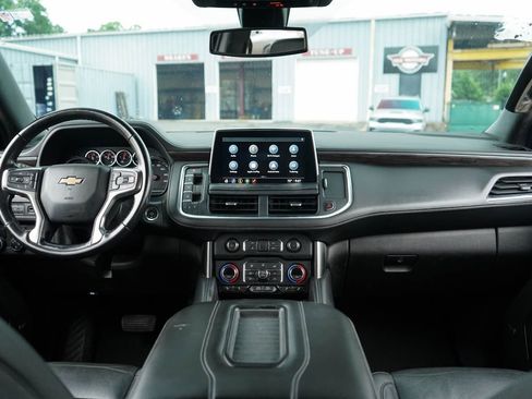 Used 2021 Chevrolet Suburban LT RWD image 10